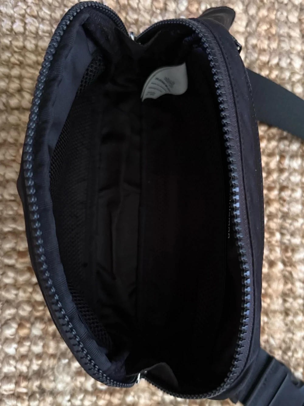 lululemon bundle Everywhere Belt Bag Large 2L & Card Case, Black